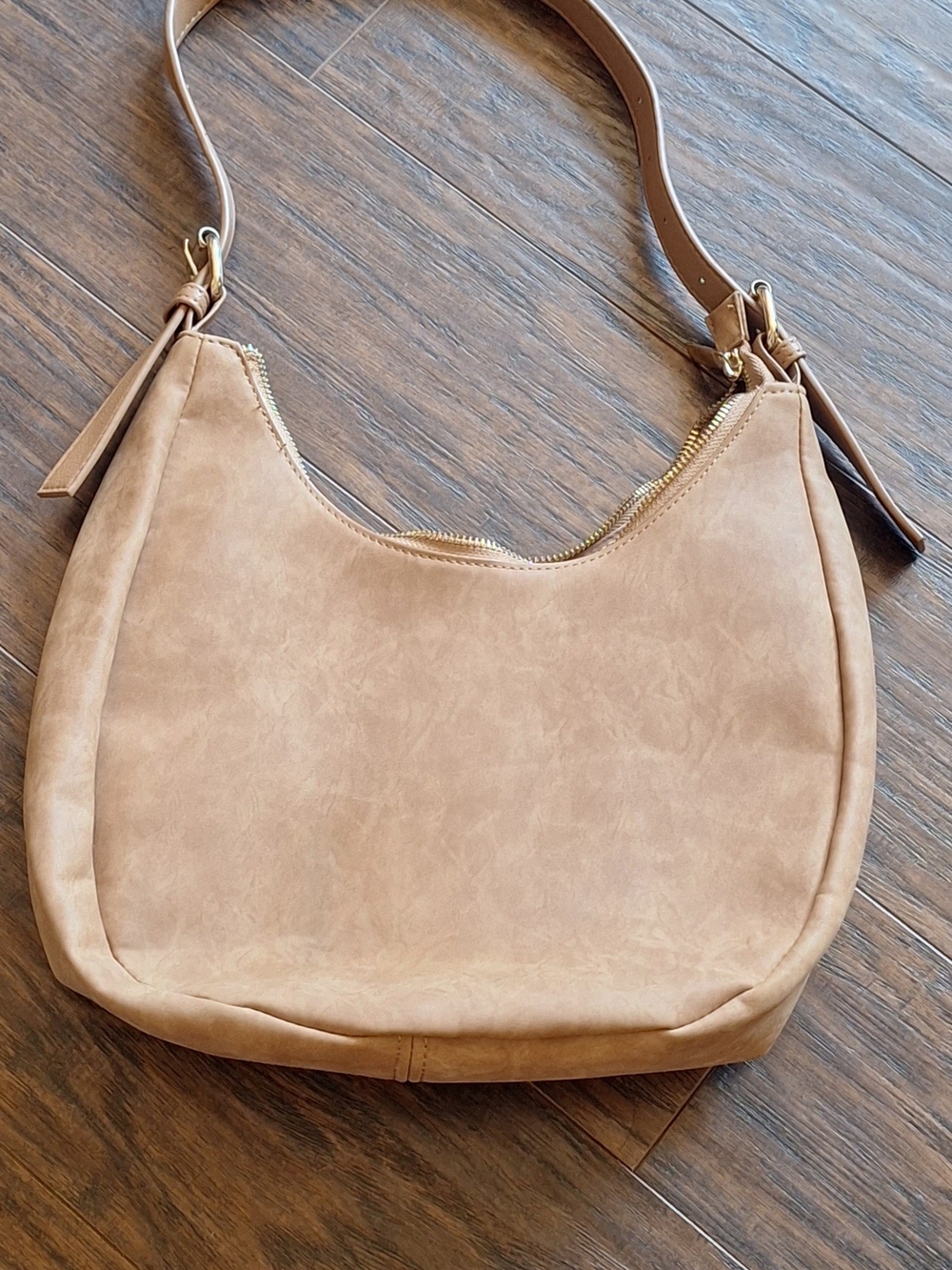 Una Faux Suede Crescent Boho Minimalist Camel Brown Tan Shoulder Bag W Gold Acce